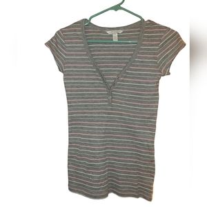 🌻Aerpostale Women's vneck top